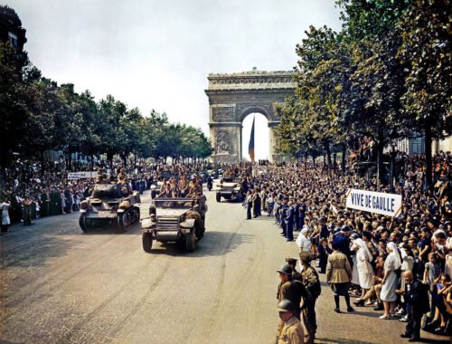 Liberation Of Paris fighting fascism deGaulle being welcomed